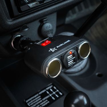 AIRLINE ASP-2TU-08 Прикуриватель-разветвитель трансформер на 2 гнезда + 2usb, штекер-фиксатор - 5
