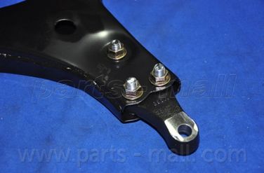 PARTS-MALL PXCAA-020LR Рычаг подвески | перед прав | - 1