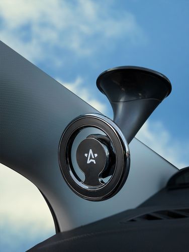 AIRLINE AEAG013 Держатель для телефона автомобильный на торпедо/лоб. стекло магнитный MagSafe - 5