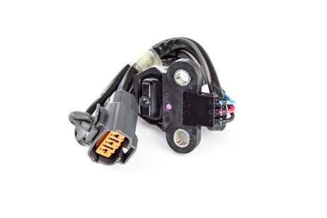 фото Mitsubishi J005T26371A Датчик коленвала melco j005t26371a Mitsubishi J005T26371A Датчик коленвала melco j005t26371a