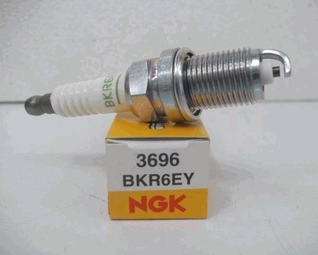 фото NGK BKR6EY Свеча зажигания 3696 NGK BKR6EY Свеча зажигания 3696