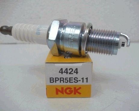 фото NGK BPR5ES-11 Свеча зажигания 4424 NGK BPR5ES-11 Свеча зажигания 4424