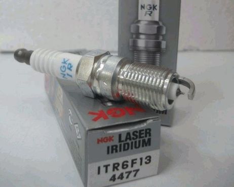 фото NGK ITR6F13 Свеча зажигания 4477 NGK ITR6F13 Свеча зажигания 4477